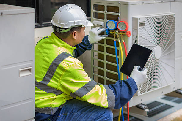 Professional Hvac technician working in Felton, DE